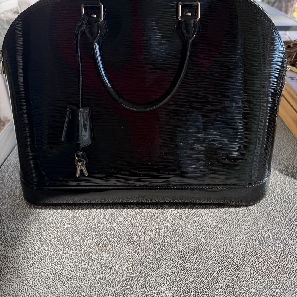 LV Alma Electric GM Black Patent